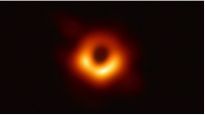 人类首张黑洞照片公布 质量为太阳的65亿倍